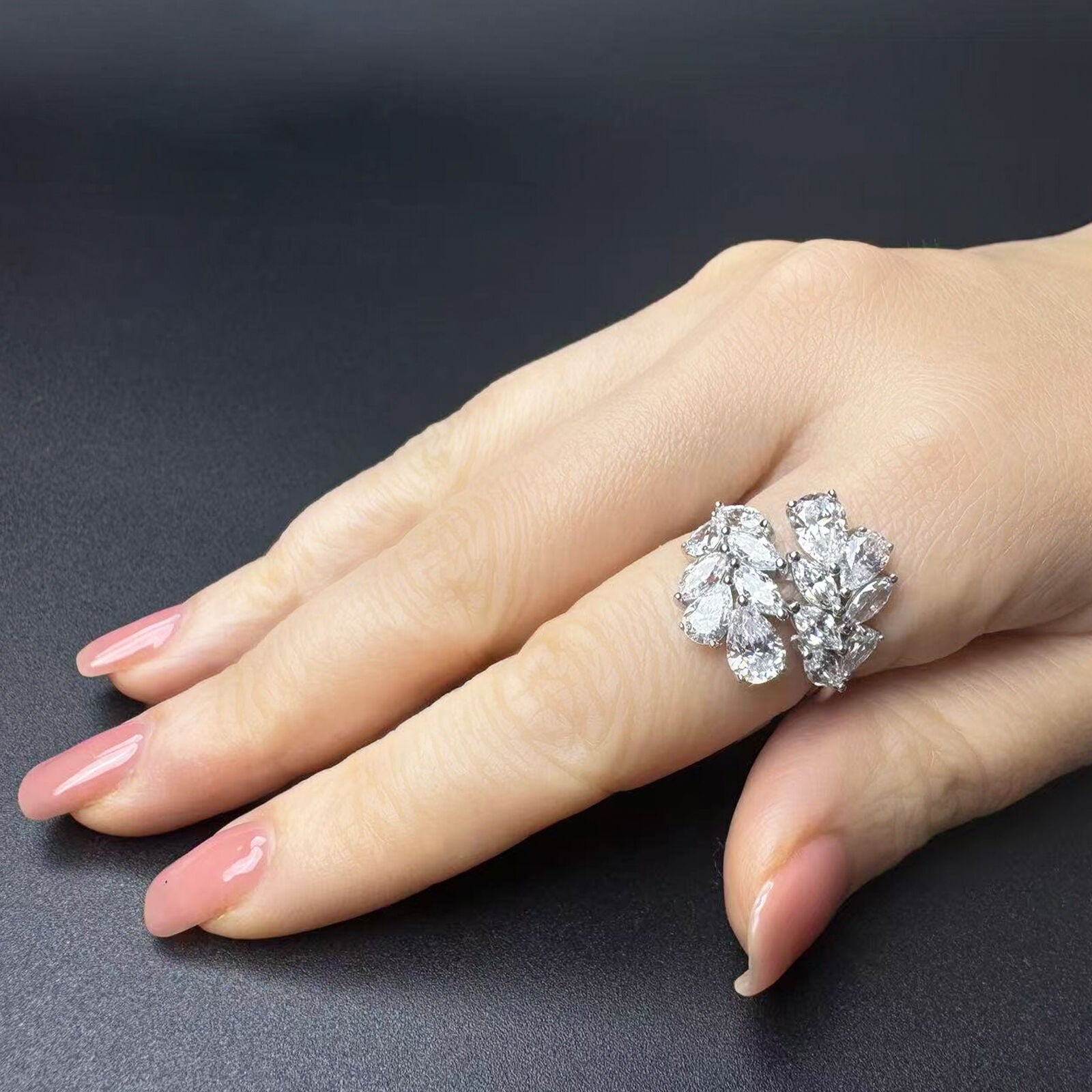 AuraBelle 925 silver ring inlaid with artificial zircon leaf style fashionable and versatile